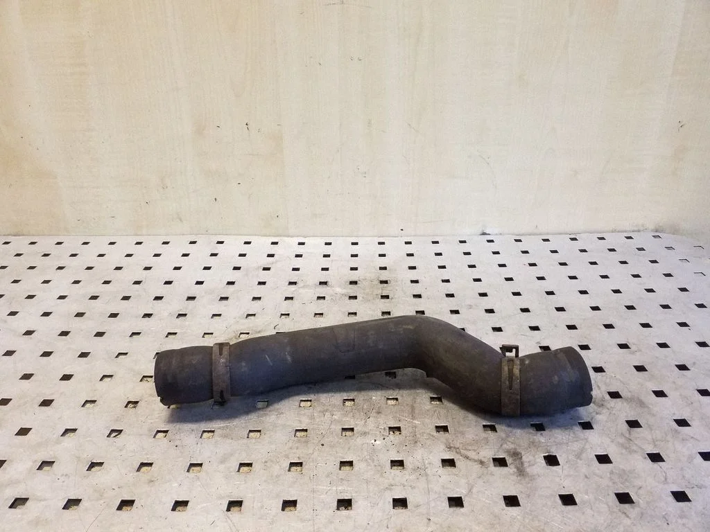 Engine coolant pipe/hose – Renault Trafic II (X83) (2001-2014)