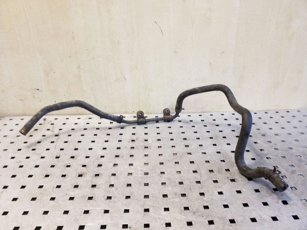 Engine coolant pipe/hose