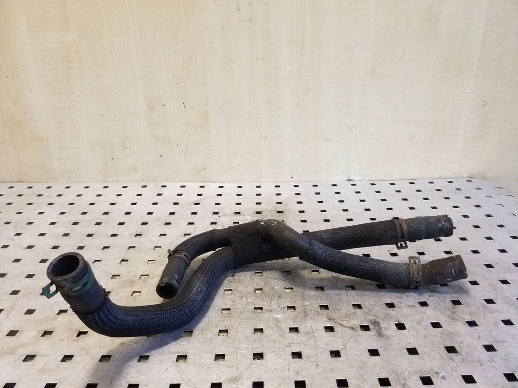 Engine coolant pipe/hose – Renault Trafic II (X83) (2001-2014)