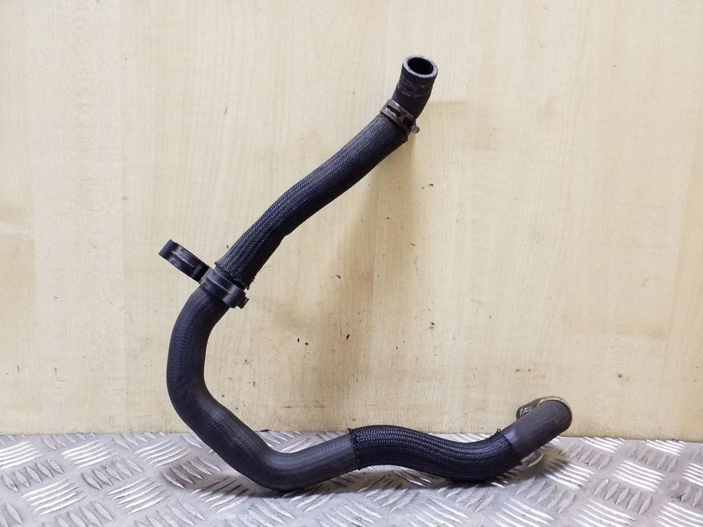 Engine coolant pipe/hose