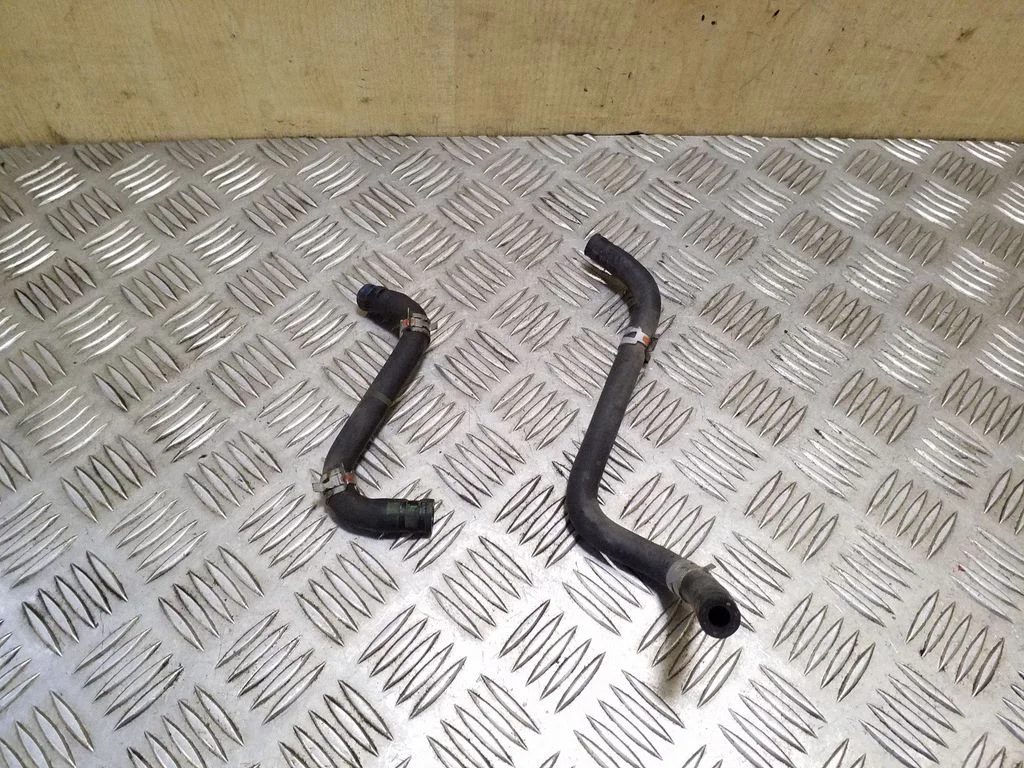 Engine coolant pipe/hose