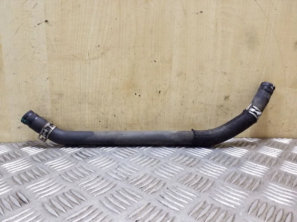 Engine coolant pipe/hose