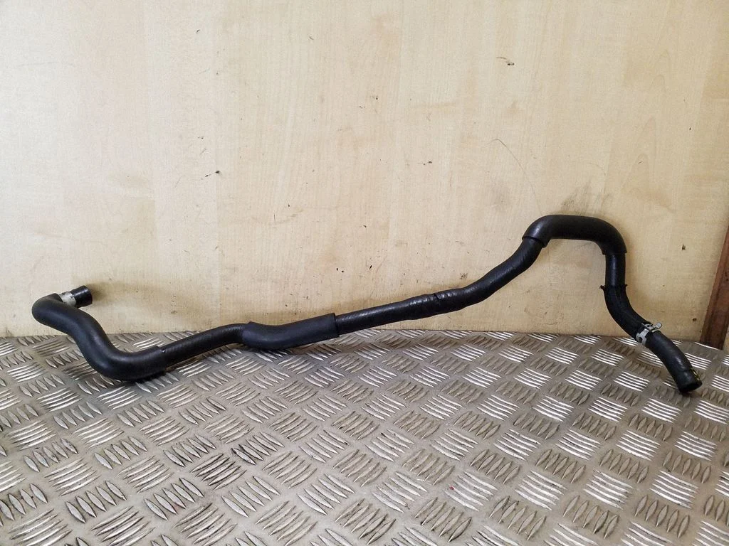 Engine coolant pipe/hose