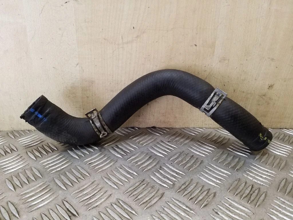Engine coolant pipe/hose