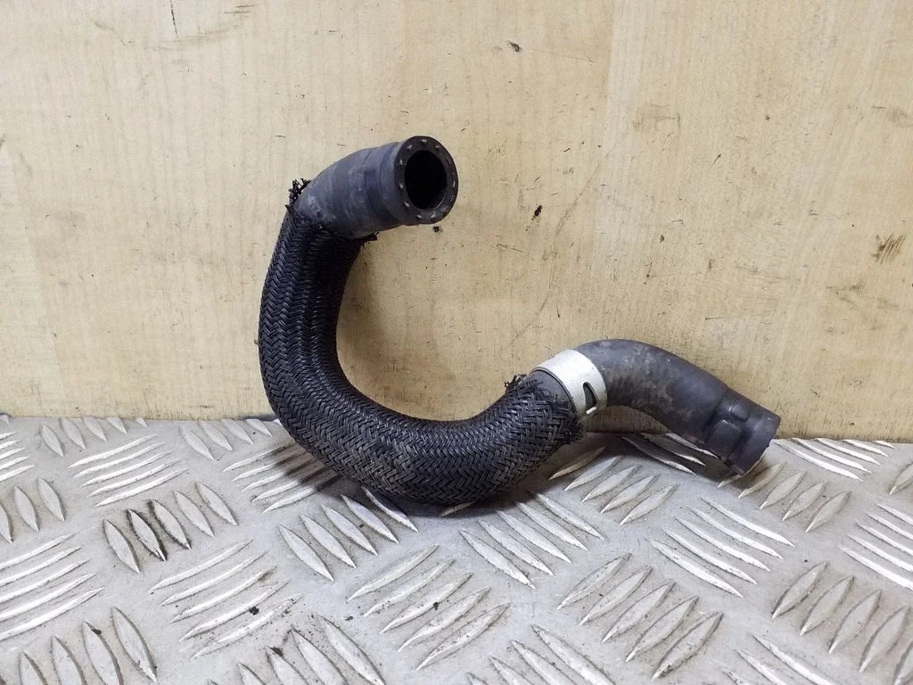 Engine coolant pipe/hose