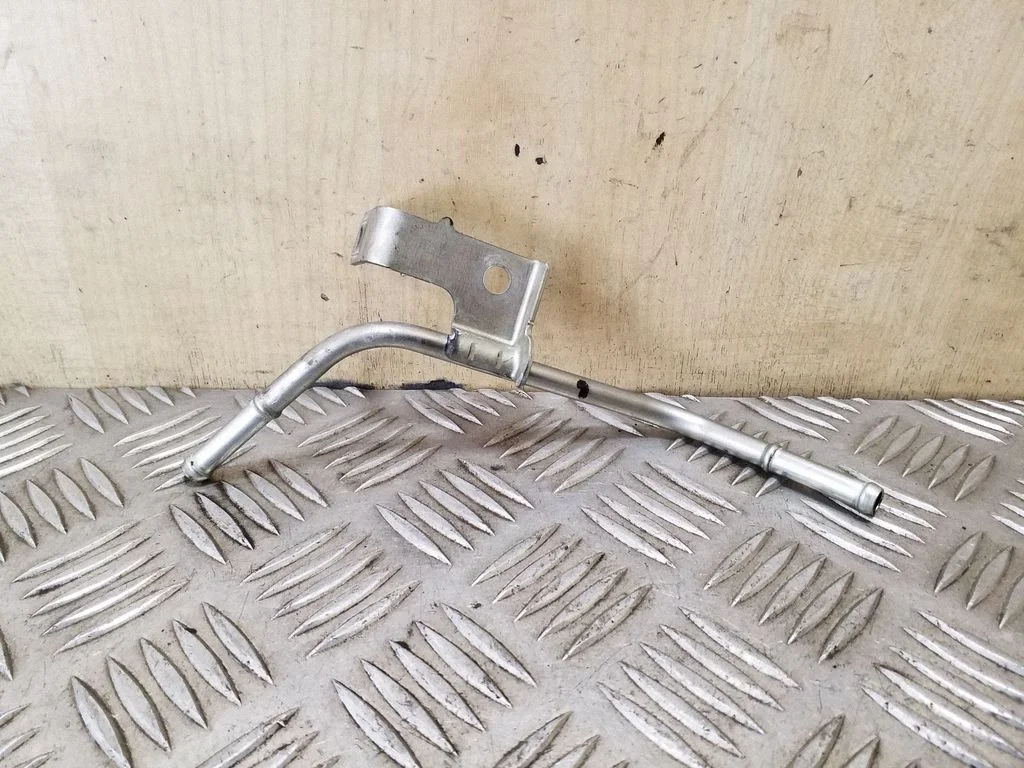 Engine coolant pipe/hose
