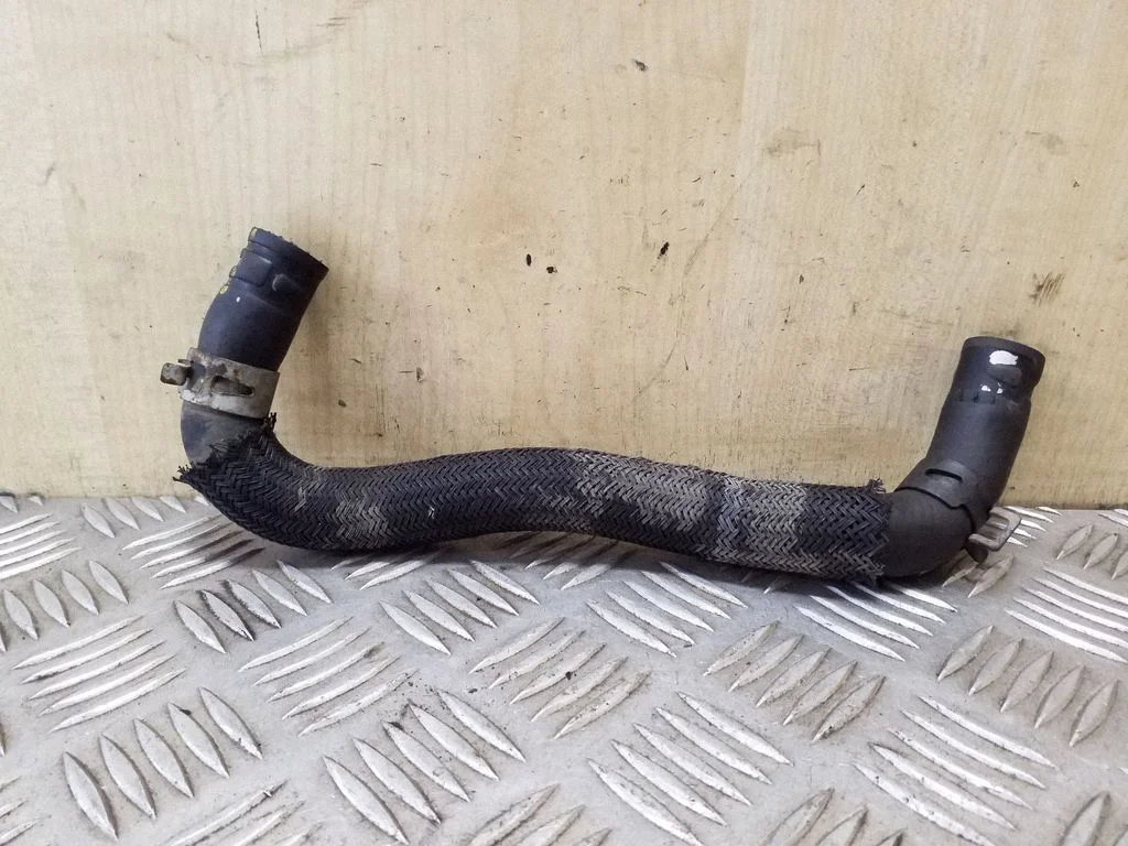 Engine coolant pipe/hose