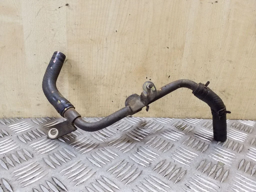 Engine coolant pipe/hose