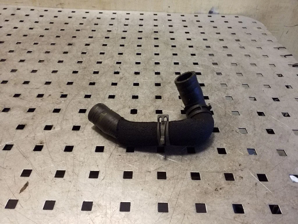 Engine coolant pipe/hose – Audi Q5 SQ5 8R (2008-2017)