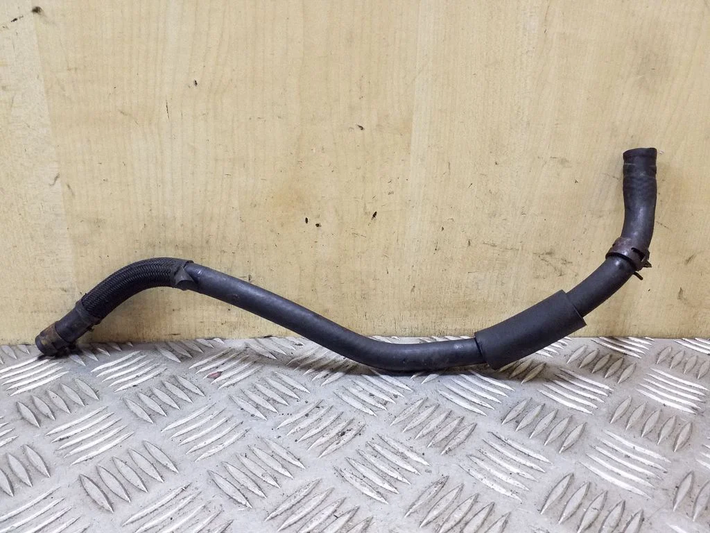 Engine coolant pipe/hose