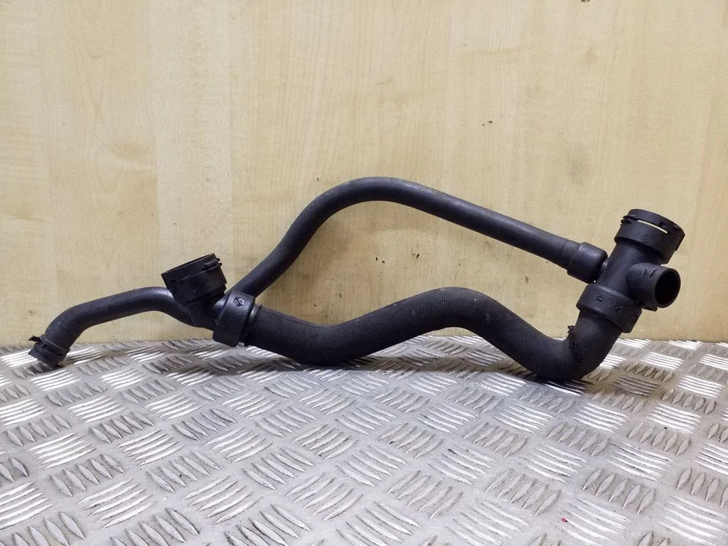 Engine coolant pipe/hose 8E0121040T