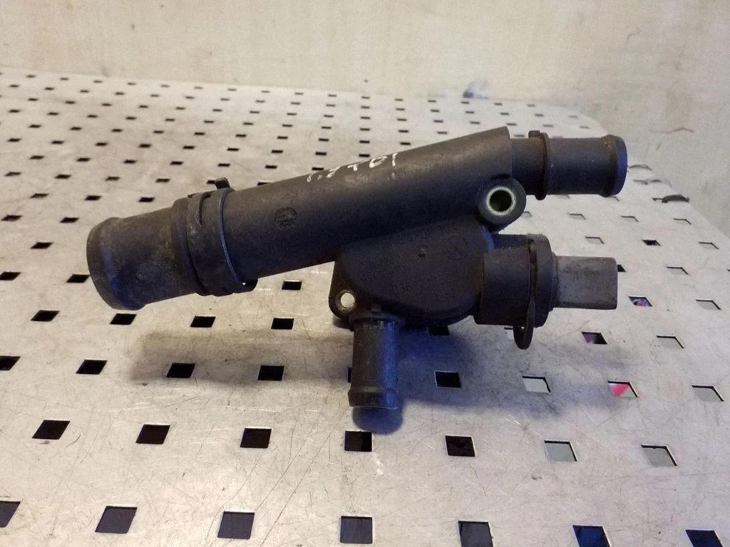 Engine coolant pipe/hose 038121132D
