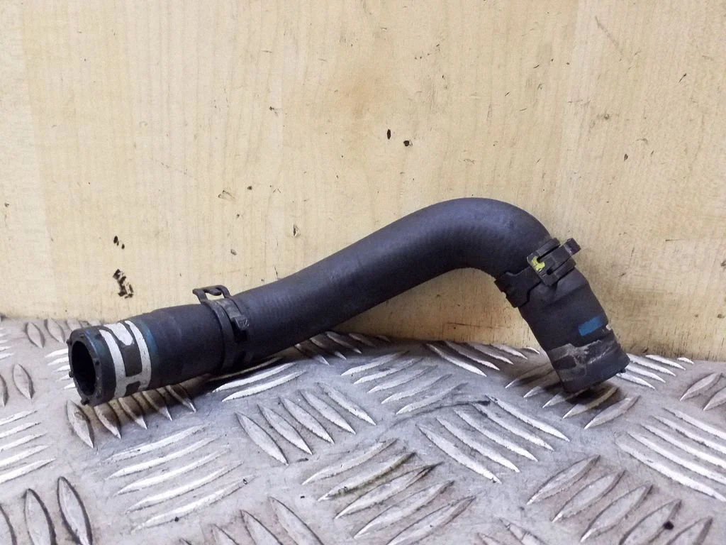 Engine coolant pipe/hose A6512031382