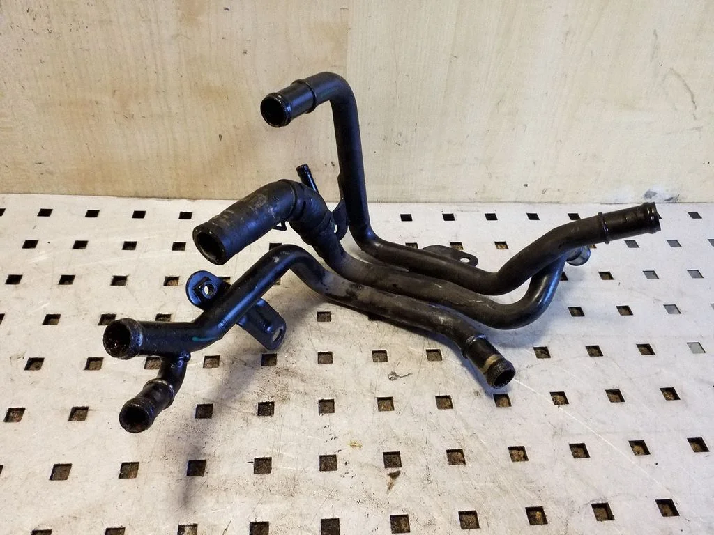 Engine coolant pipe/hose 04L121064AC
