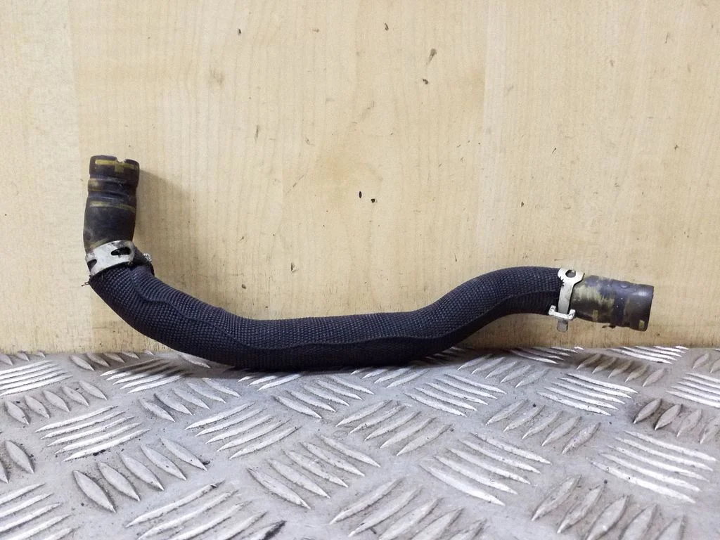 Engine coolant pipe/hose