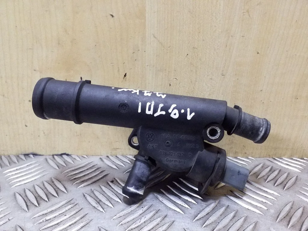 Engine coolant pipe/hose 038121132D