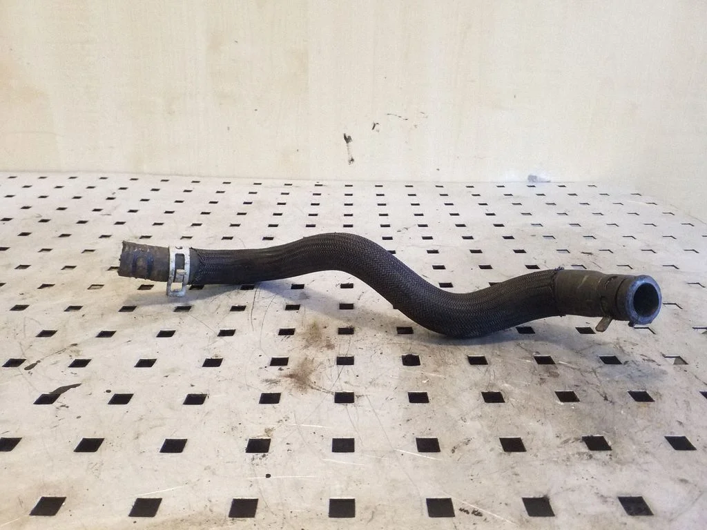 Engine coolant pipe/hose