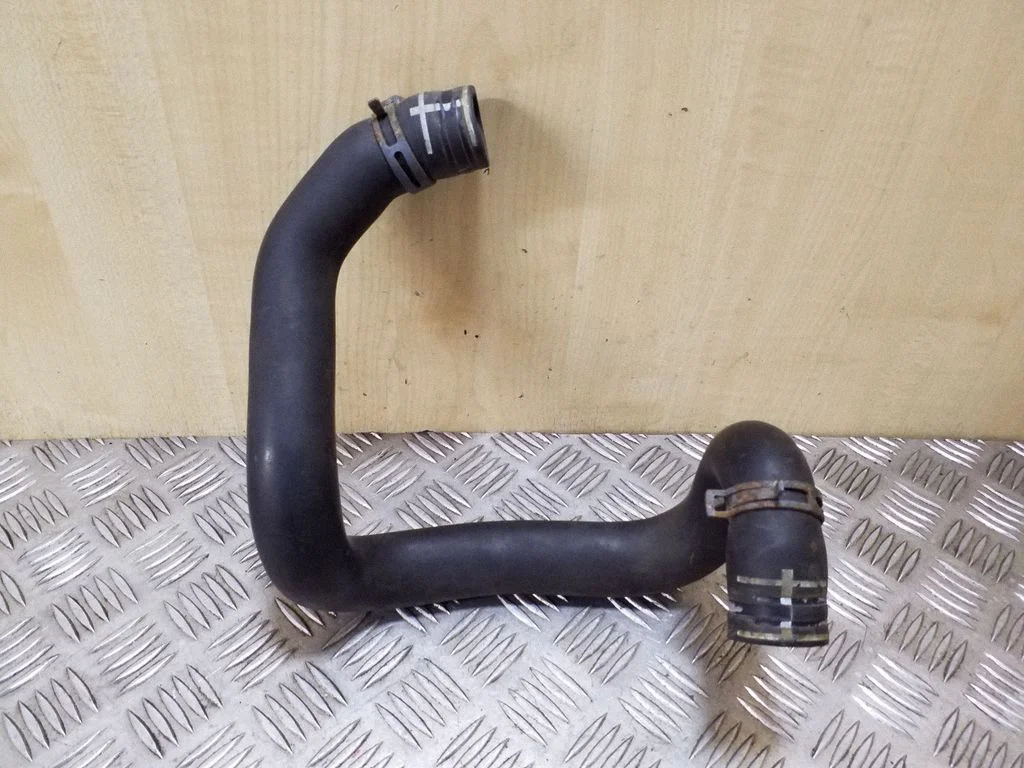 Engine coolant pipe/hose