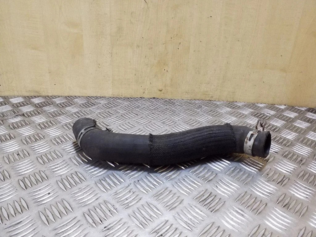 Motora dzesēšanas caurule (-es)/šļūtene (-es)