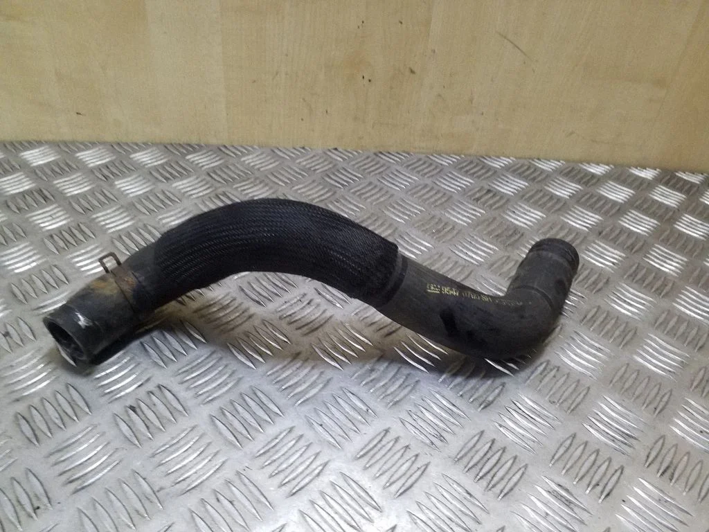 Engine coolant pipe/hose