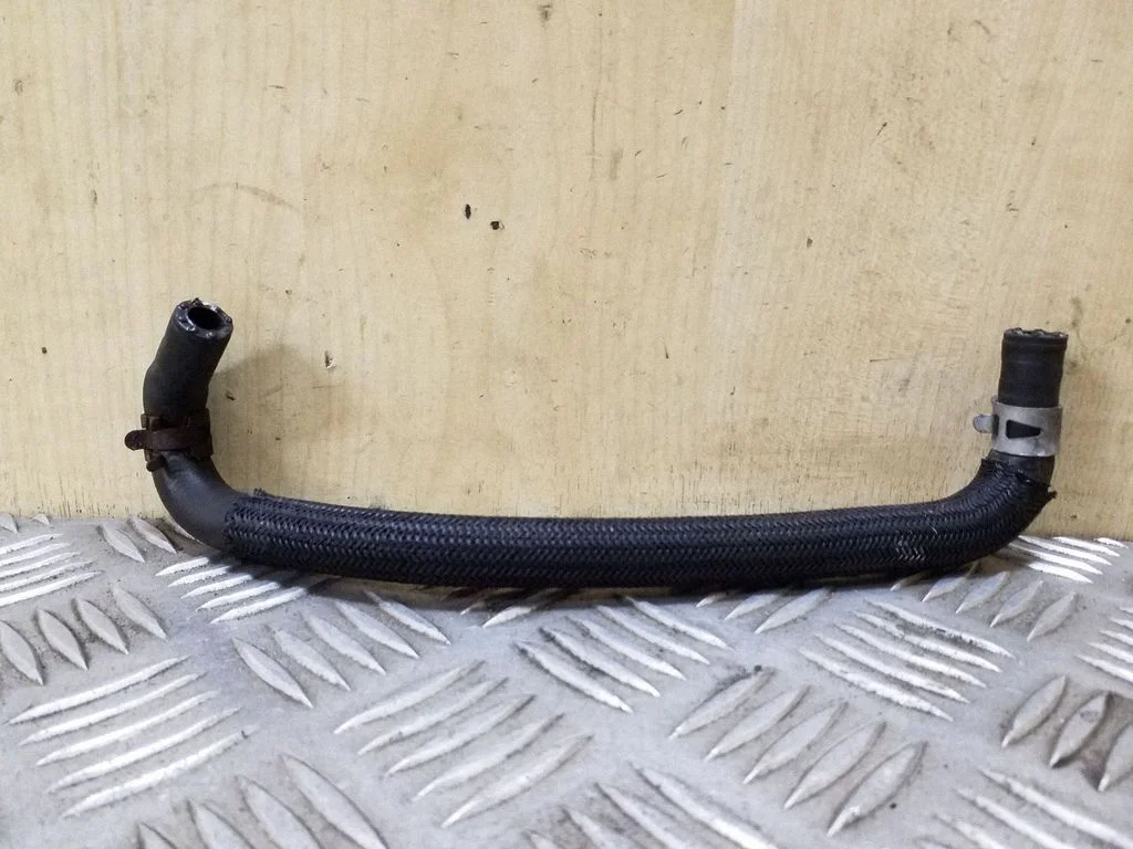 Engine coolant pipe/hose