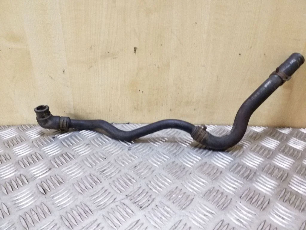 Mootori jahutusvedeliku toru / voolik 2S718B081CC