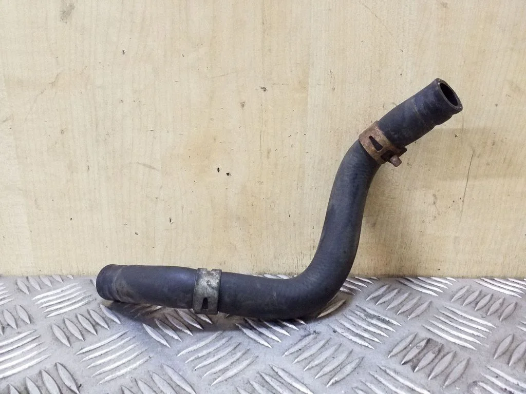 Engine coolant pipe/hose