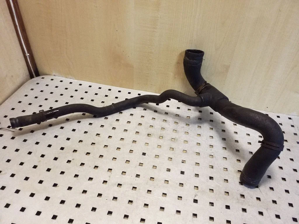 Mootori jahutusvedeliku toru / voolik
