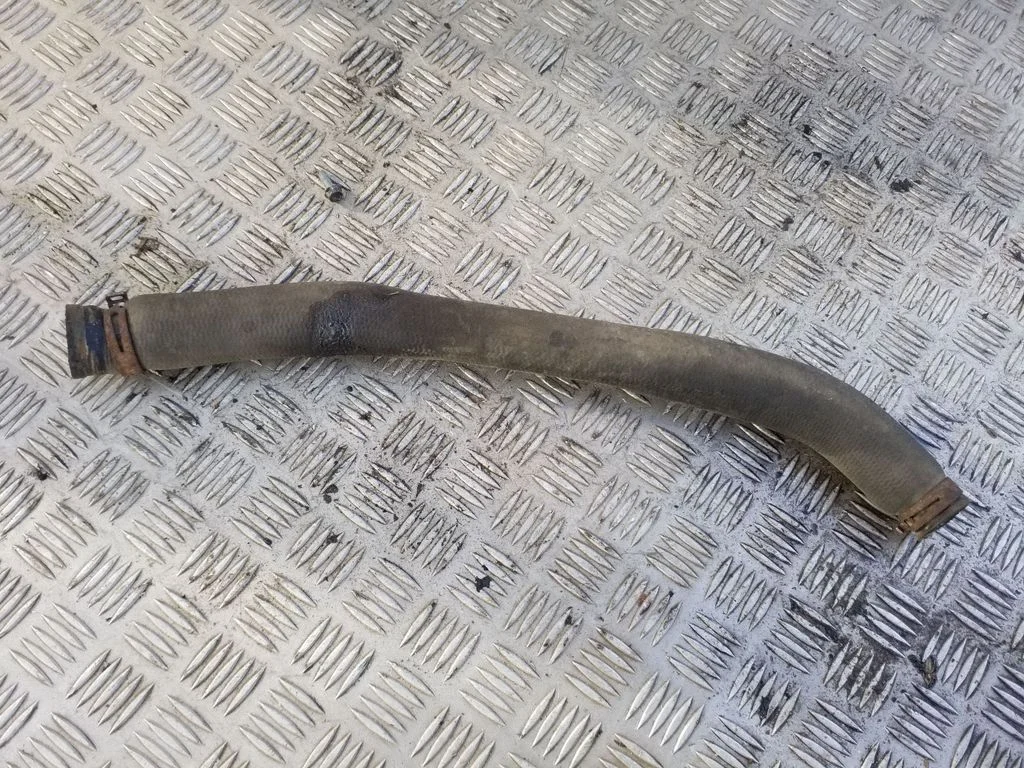Engine coolant pipe/hose
