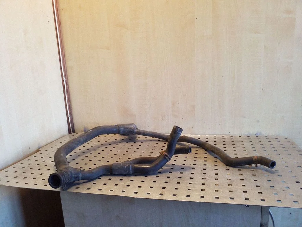 Engine coolant pipe/hose – Renault Kangoo I (1997-2003)