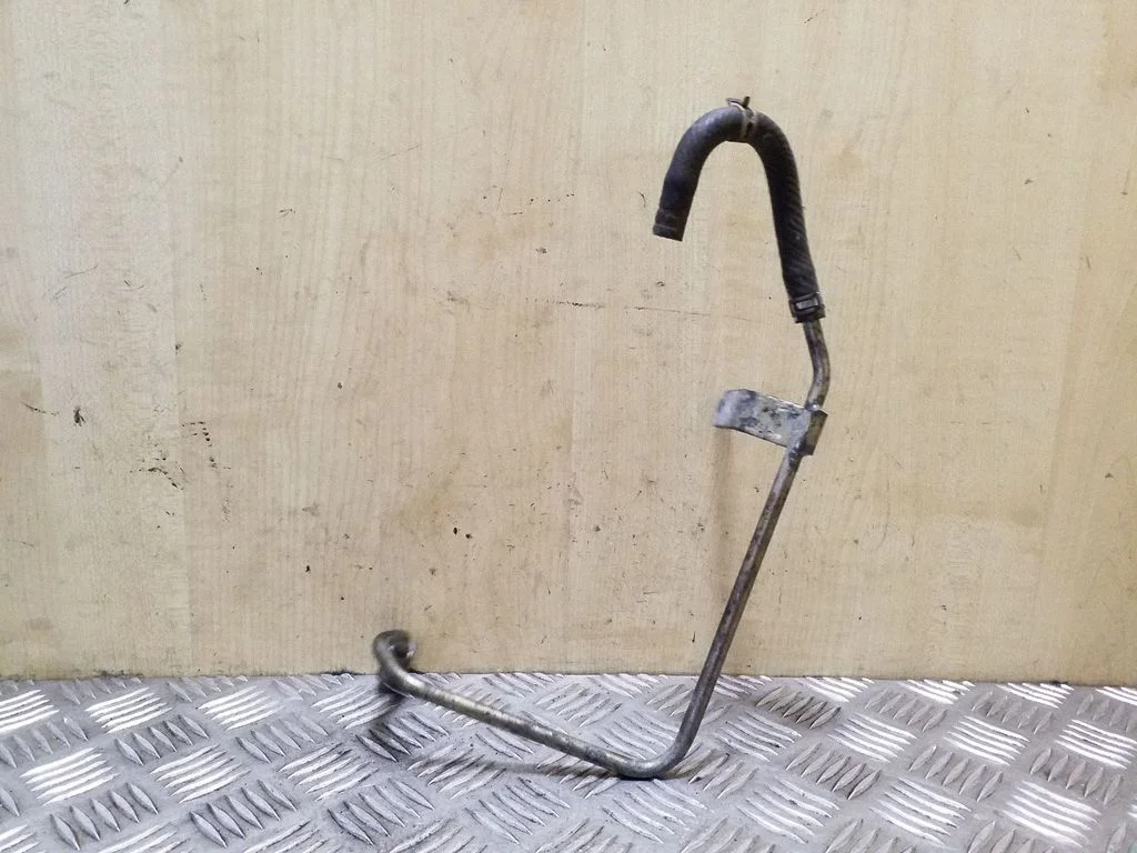 Engine coolant pipe/hose