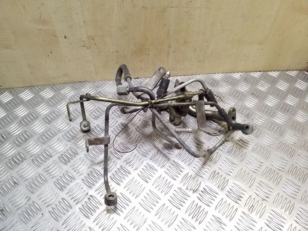 Engine coolant pipe/hose