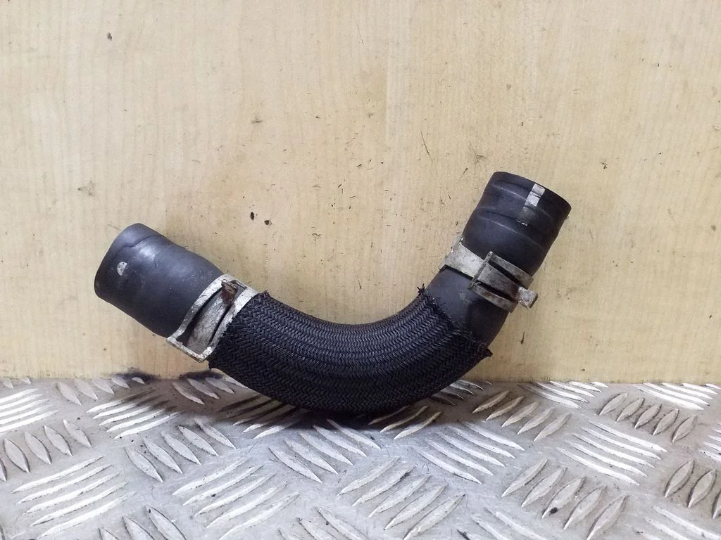 Engine coolant pipe/hose