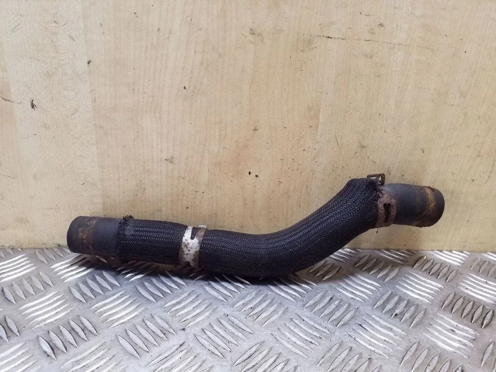 Engine coolant pipe/hose