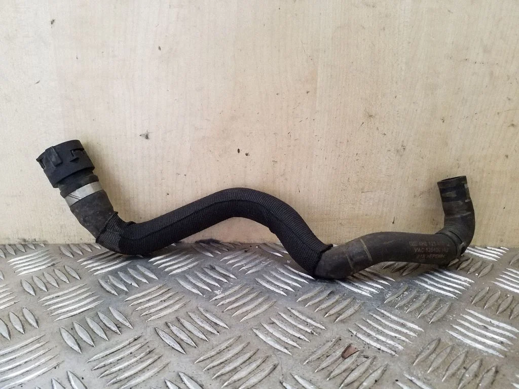 Engine coolant pipe/hose 4H0121449Q – Audi A8 S8 D4 4H (2010-2016)