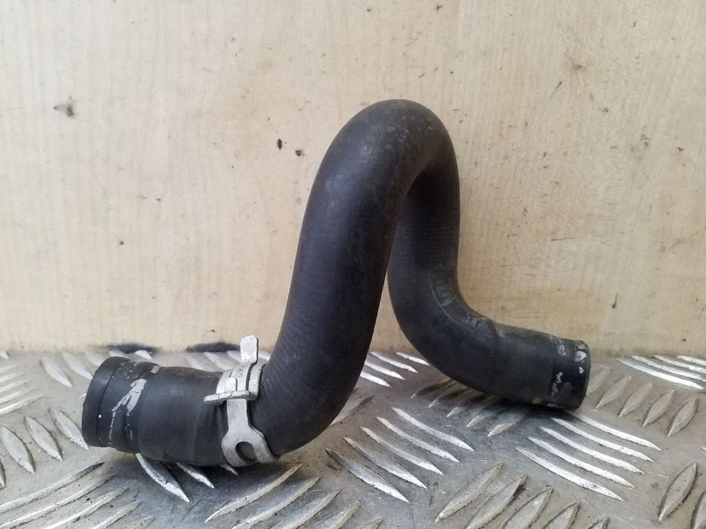 Engine coolant pipe/hose – Renault Scenic I (1996-2003)