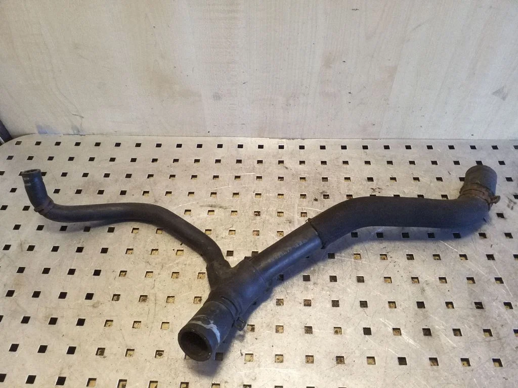 Engine coolant pipe/hose – Renault Scenic I (1996-2003)