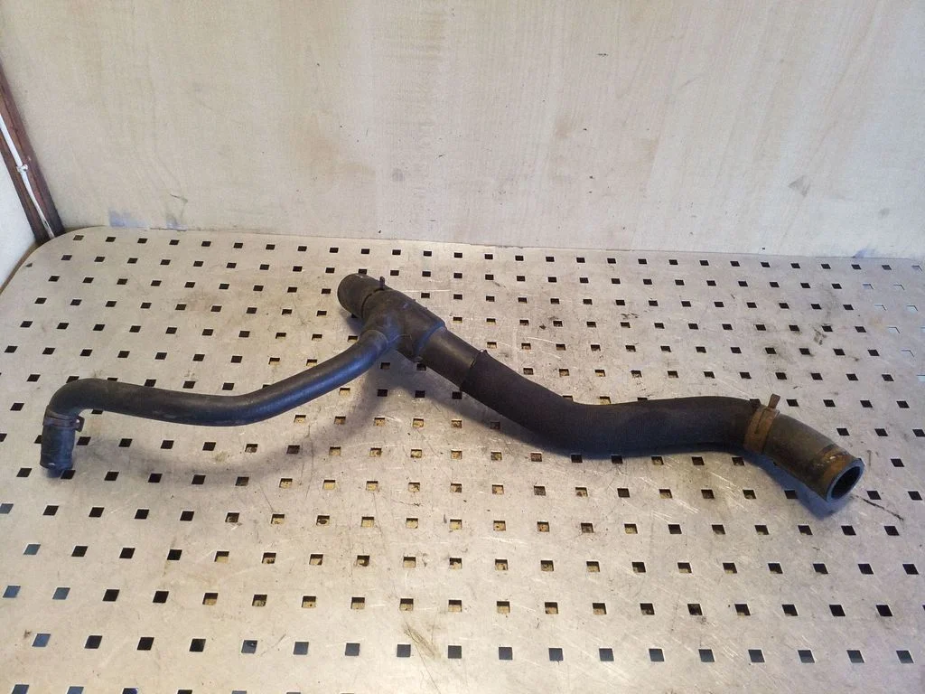 Engine coolant pipe/hose – Renault Scenic I (1996-2003)
