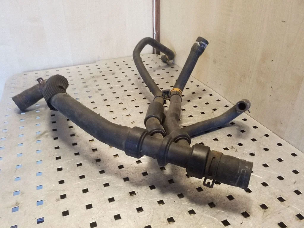 Engine coolant pipe/hose – Renault Scenic I (1996-2003)