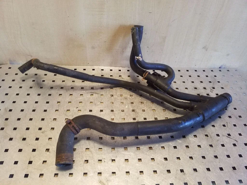 Engine coolant pipe/hose – Renault Scenic I (1996-2003)