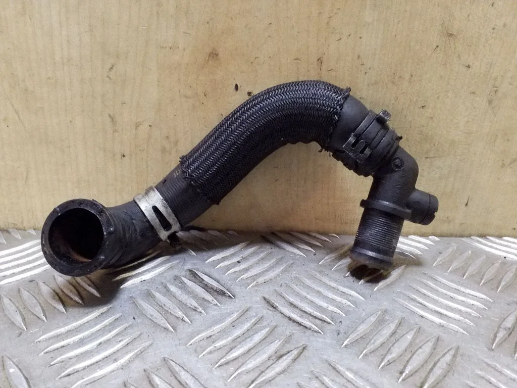 Engine coolant pipe/hose – Renault Trafic II (X83) (2001-2014)