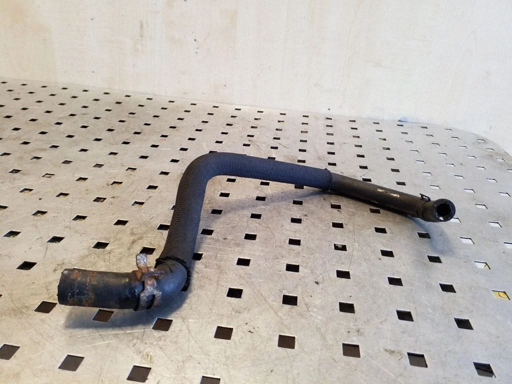 Engine coolant pipe/hose