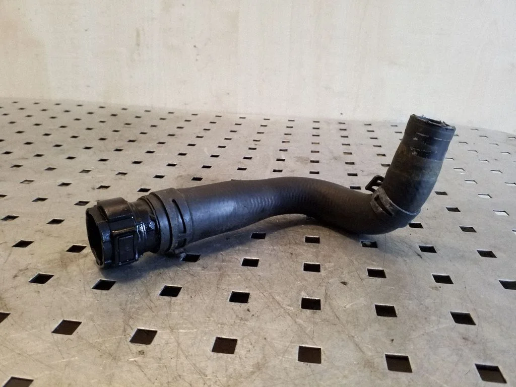 Engine coolant pipe/hose JHB501720