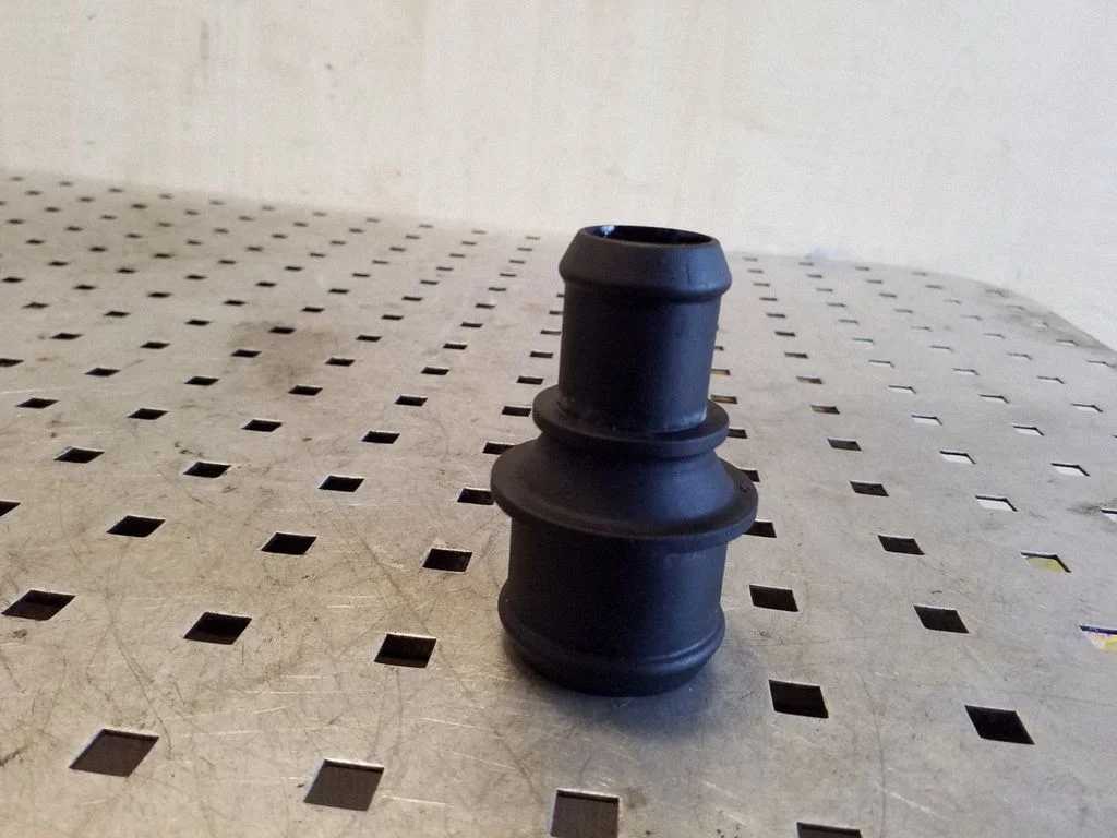 Engine coolant pipe/hose PFK500030