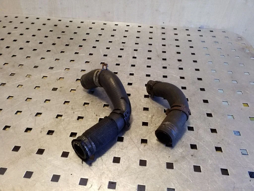 Engine coolant pipe/hose PIH500170