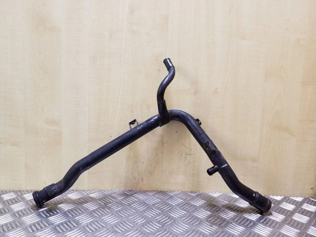 Engine coolant pipe/hose