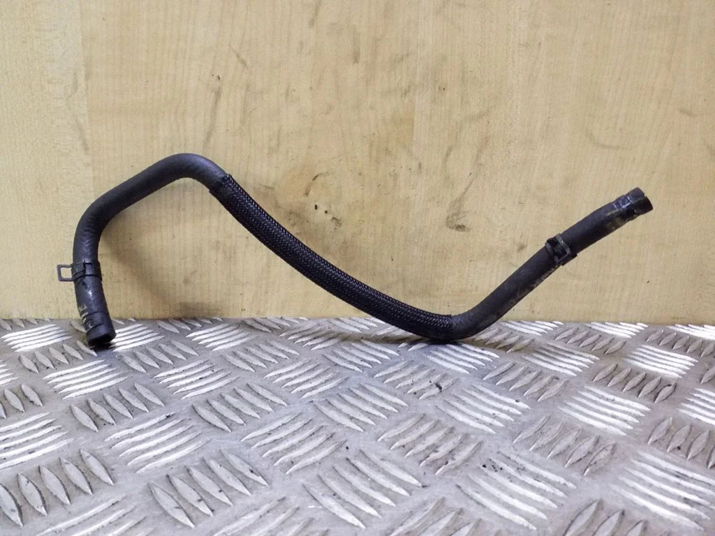 Engine coolant pipe/hose