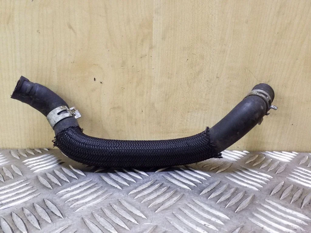 Engine coolant pipe/hose