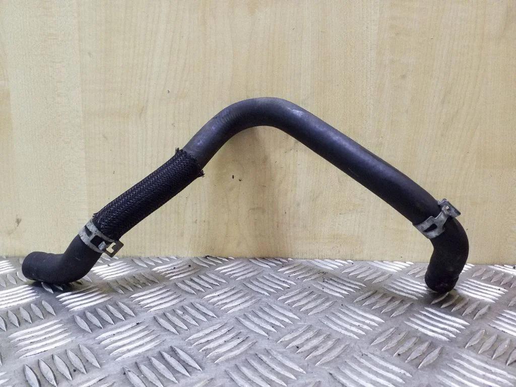 Engine coolant pipe/hose