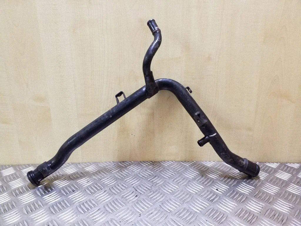 Engine coolant pipe/hose